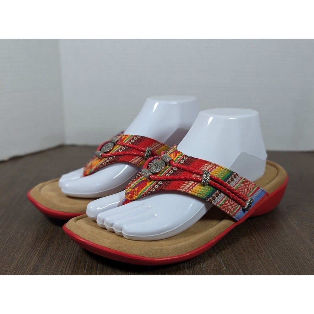 Minnetonka Womens Silverthorne Sandals Womens 10 Fabric Red Multicolor Southwest